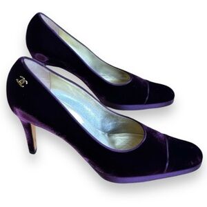 CHANEL 2000s heels velvet burgundy purple 40 velour CC interlocking cherry pumps